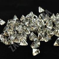 Намистини Піраміда KMA-0750