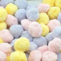 Хутрові помпони МІКС  3 кольори ONA-0067